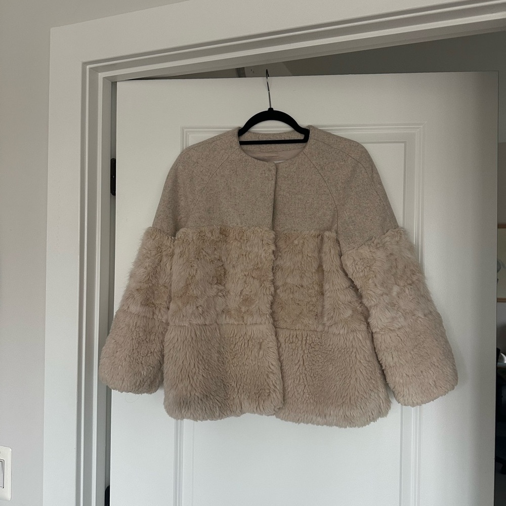 Elegant Beige Faux Fur Women's Jacket